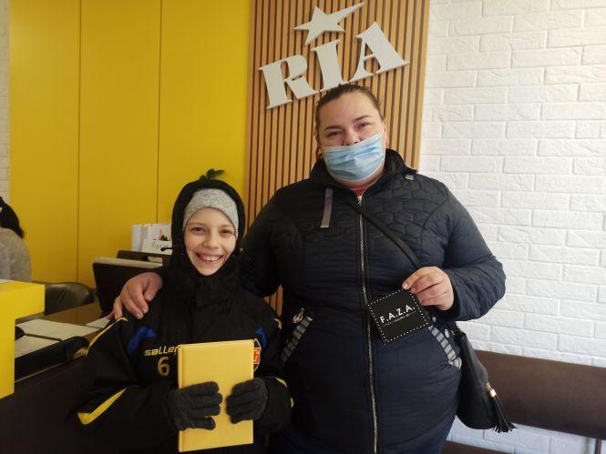 Новини Вінниці - фото з Хто став щасливчиком? Учасники голосування в «Народному бренді» отримали свої призи Хто став щасливчиком? Учасники голосування в «Народному бренді» отримали свої призи, фото №4 на сайті 20minut.ua