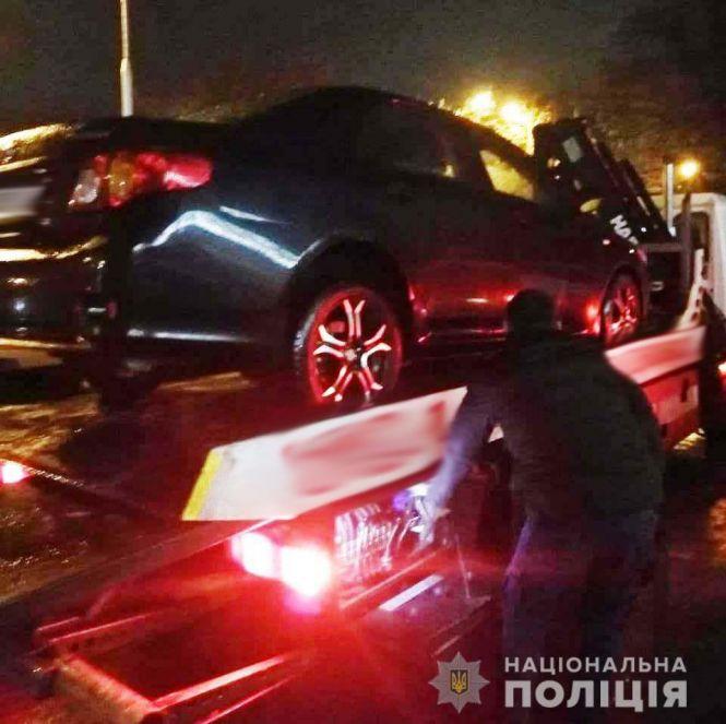 П'яний водій намагався домовитися з патрульними та пропонував їм 400 доларів хабаря, фото №1 на сайті 20minut.ua