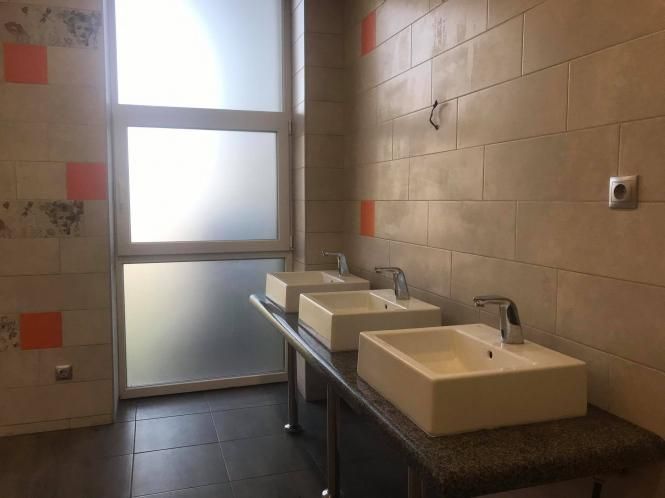 Новини Вінниці - фото з За вбиральню біля Лісопарку віддали 1,5 мільйона. Які ціни на туалети у інших містах? За вбиральню біля Лісопарку віддали 1,5 мільйона. Які ціни на туалети у інших містах?, фото №6 на сайті 20minut.ua