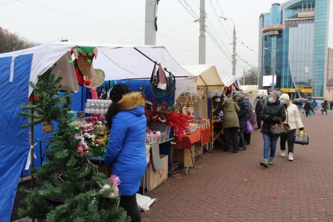 Новини Вінниці - фото з Свято наближається: де і за скільки можна купити живу ялинку або сосну у Вінниці Свято наближається: де і за скільки можна купити живу ялинку або сосну у Вінниці, фото №1 на сайті 20minut.ua