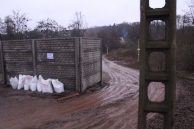 Новини Вінниці - фото з Важливе за вчора. Найцікавіші новини 16 грудня, які ви могли пропустити Територія розбрату: на П’ятничанах бетонним парканом перегородили дорогу
