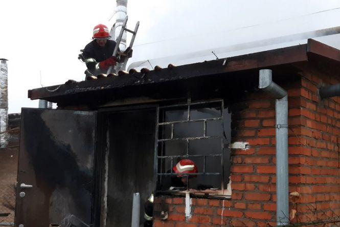 Новини Хмельницького - фото з На Хмельниччині горів магазин (ФОТО) На Хмельниччині горів магазин (ФОТО), фото №2 на сайті vsim.ua