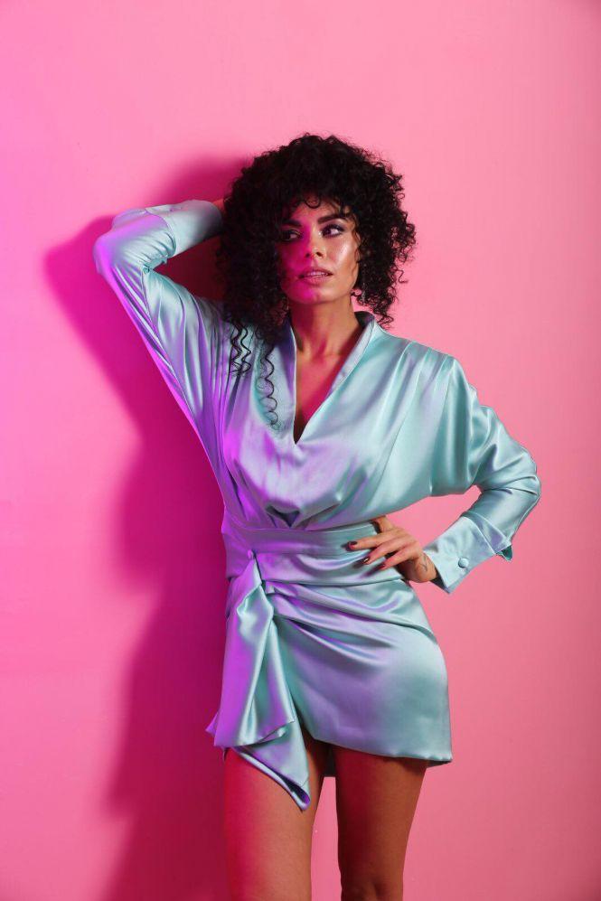 Сріблясті сукні, класичні смокінги. Вінницькі дизайнери радять вбрання на новорічні вечірки, фото №2 на сайті 20minut.ua