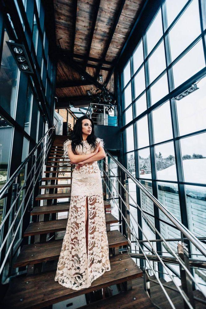 Сріблясті сукні, класичні смокінги. Вінницькі дизайнери радять вбрання на новорічні вечірки, фото №5 на сайті 20minut.ua