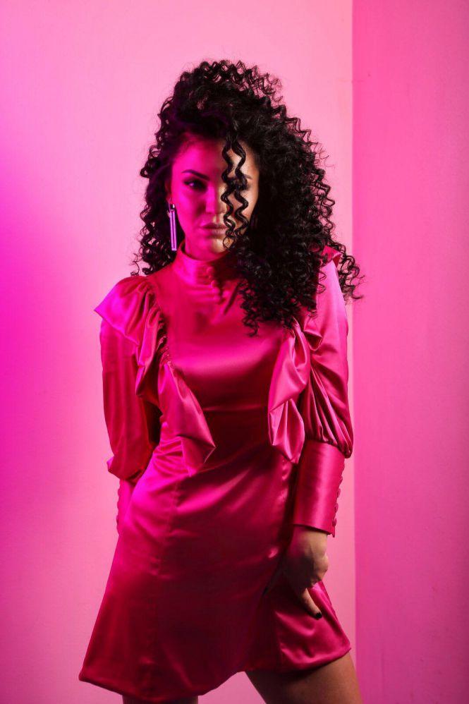 Сріблясті сукні, класичні смокінги. Вінницькі дизайнери радять вбрання на новорічні вечірки, фото №3 на сайті 20minut.ua