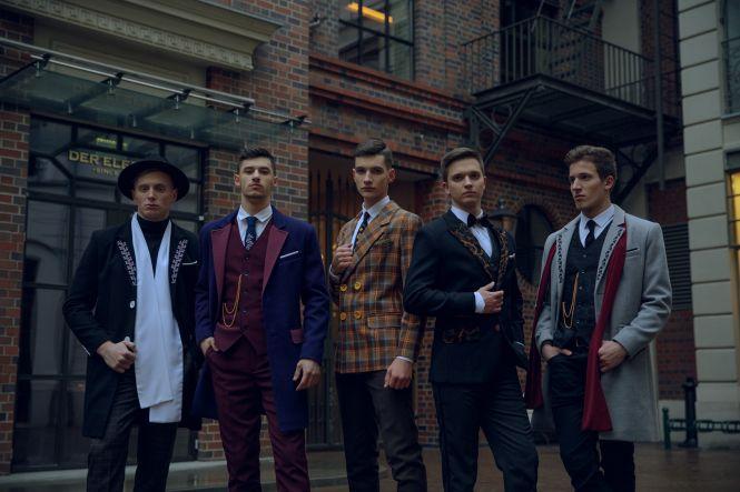 Сріблясті сукні, класичні смокінги. Вінницькі дизайнери радять вбрання на новорічні вечірки, фото №8 на сайті 20minut.ua