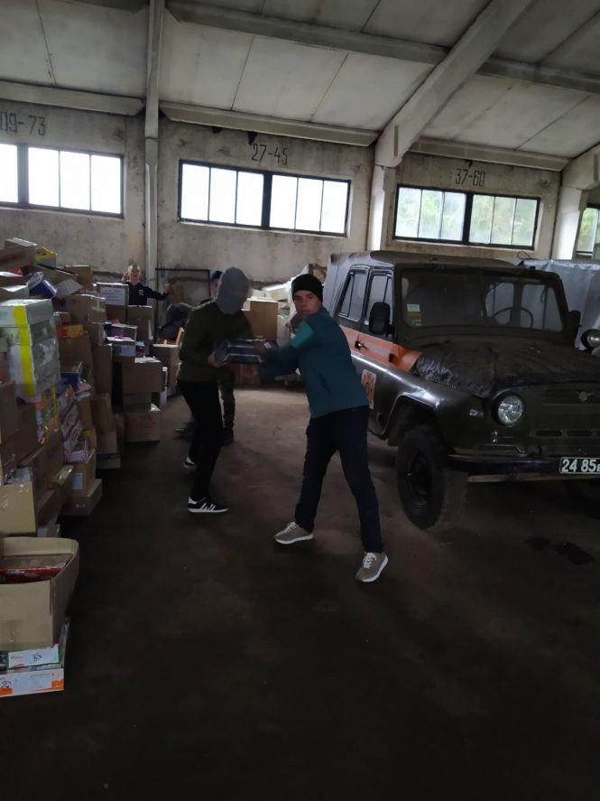 Козятинські школярі зібрали гуманітарний вантаж захисникам, фото №3 на сайті 20minut.ua