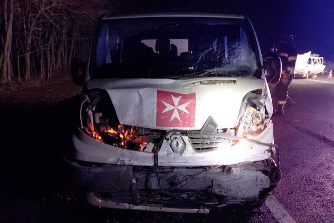 Новини Хмельницького - фото з На Хмельниччині зіштовхнулися бус і легковик: постраждав водій (ФОТО) На Хмельниччині зіштовхнулися бус і легковик: постраждав водій (ФОТО), фото №1 на сайті vsim.ua