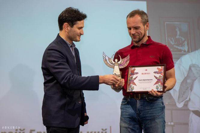 Новини Вінниці - фото з Сенсей і його учні. П’ять чемпіонів світу підготував Сергій Брушніцький з Ладижина Сенсей і його учні. П’ять чемпіонів світу підготував Сергій Брушніцький з Ладижина, фото №4 на сайті 20minut.ua