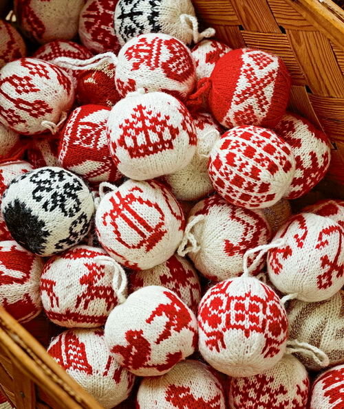 В’язані ялинкові кулі