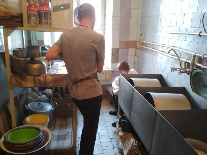 Новини Вінниці - фото з «Тюрма в кайф». У Вінниці в’язні можуть купити горілку та наркотики «Тюрма в кайф». У Вінниці в’язні можуть купити горілку та наркотики, фото №1 на сайті 20minut.ua