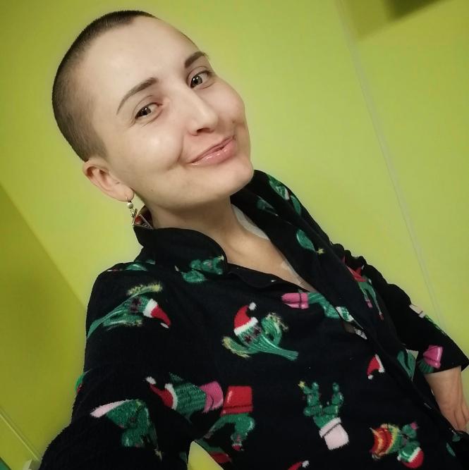 Новини Тернополя - фото з "Все мусить витерпіти заради сина": молода мама з Тернополя потребує допомоги в боротьбі з раком Зображення може містити: 1 особа, селфі, крупний план та у приміщенні