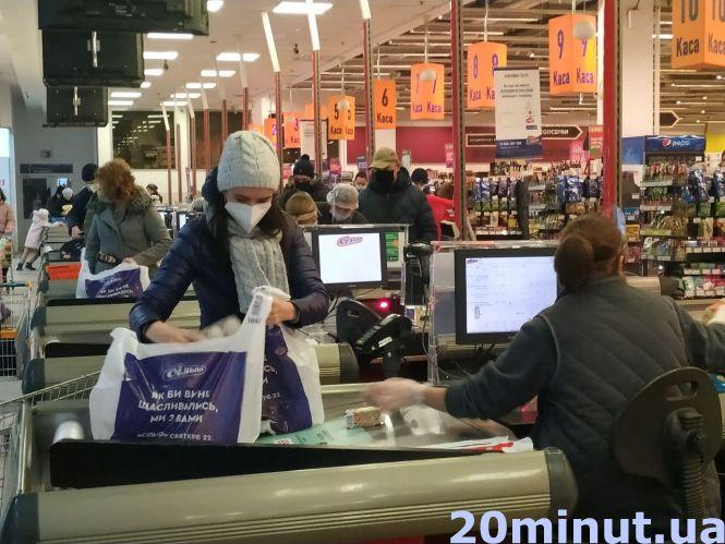 Новини Тернополя - фото з Тернополяни готуються до свят: що купують та чи є черги? (ФОТОРЕПОРТАЖ)