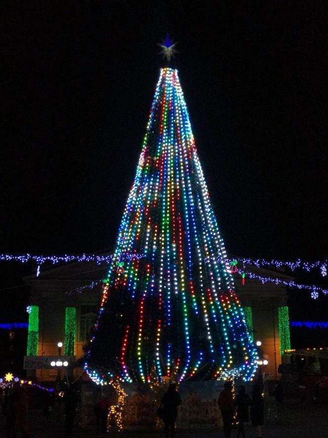 Новини Тернополя - фото з Було-стало: як змінювалась новорічна ялинка у Тернополі. Ретрофото Було-стало: як змінювалась новорічна ялинка у Тернополі. Ретрофото, фото №13 на сайті 20minut.ua