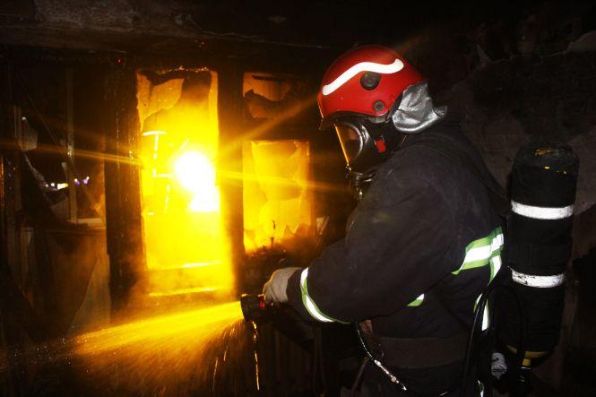 Новини Хмельницького - фото з У Хмельницькому горіла квартира у багатоповерхівці: загинула жінка (ВІДЕО) У Хмельницькому горіла квартира у багатоповерхівці: загинула жінка (ВІДЕО), фото №1 на сайті vsim.ua