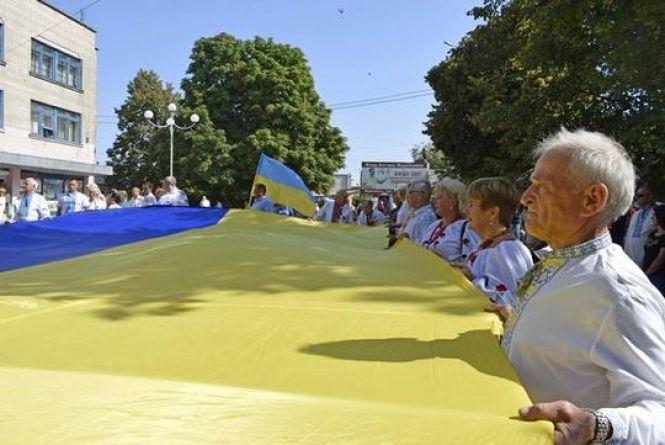 Новини Вінниці - фото з «Стріляй у прапор!» У Жмеринці вшанували Чорновола і згадали, як створювали Рух «Стріляй у прапор!» У Жмеринці вшанували Чорновола і згадали, як створювали Рух, фото №2 на сайті 20minut.ua