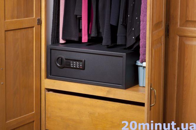 Новини Тернополя - фото з Скільки коштують послуги охорони на свята. Що робити, щоб ваш дім не «обчистили» злочинці