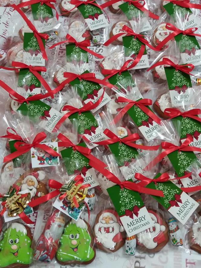 Новини Тернополя - фото з "Так пахне Різдво": майстриня з Бережан поділилась історією успіху та рецептом імбирних пряників Зображення може містити: їжа