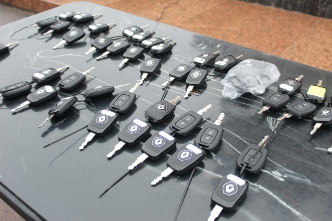 Новини Хмельницького - фото з Сімейні лікарі Хмельниччини отримали новенькі Renault за понад 13 мільйонів гривень