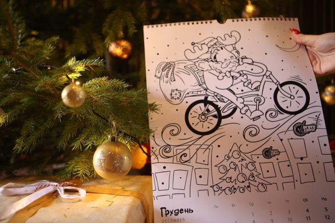 Вийшов новий велокалендар. Цьогоріч він у вигляді розмальовки і розповідає про ВелоЛосиків, фото №1 на сайті 20minut.ua