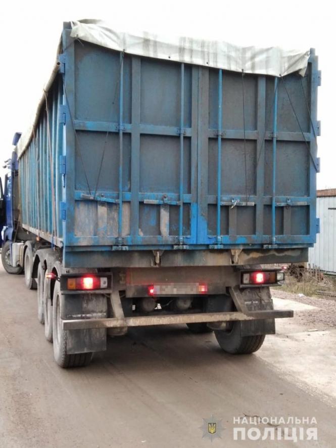 Знову львівське сміття? На Коростенщині затримали дві вантажівки з сміттям з сумнівними документами, фото №1 на сайті 20minut.ua