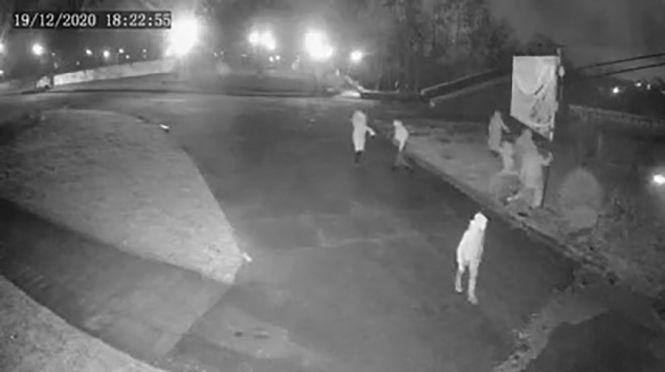 У Житомирі шукають групу підлітків, яка побила гравця футбольного клубу. ВІДЕО 18+, фото №1 на сайті 20minut.ua