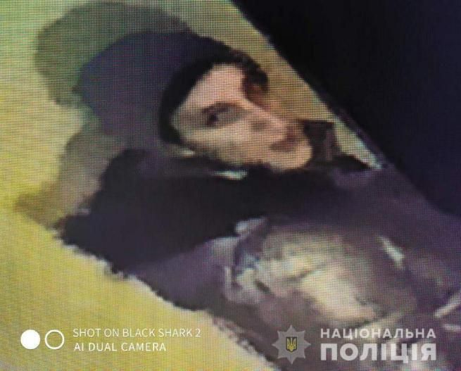 Новини Вінниці - фото з На Різдво на Тяжилові обкрадали під'їзди. Шукають жінку та двох дітей (ВІДЕО) На Різдво на Тяжилові обкрадали під'їзди. Шукають жінку та двох дітей (ВІДЕО), фото №1 на сайті 20minut.ua