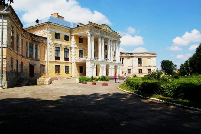 Колишня велич: ТОП-7 замків та палаців нашої області, які варто відвідати