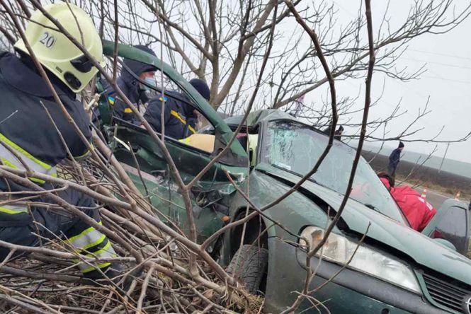 Новини Хмельницького - фото з Одна людина загинула, ще 5 травмувалися: на Хмельниччині зіткнулися Jeep та Opel (ФОТО) Одна людина загинула, ще 5 травмувалися: на Хмельниччині зіткнулися Jeep та Opel (ФОТО), фото №4 на сайті vsim.ua
