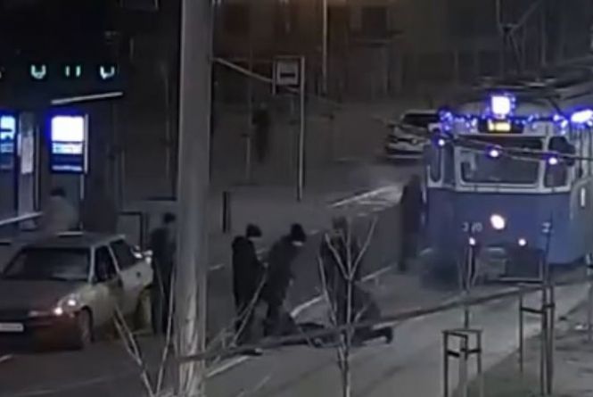 Новини Вінниці - фото з Важливе за вчора. Найцікавіші новини 12 січня, які ви могли пропустити З трамвая під колеса Daewoo. Оприлюднили відео за участю 15-річного юнака