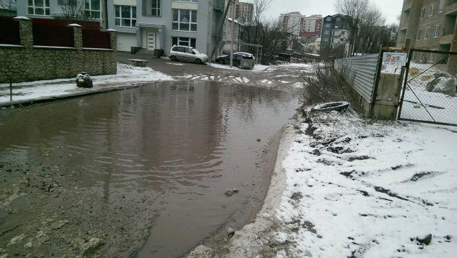 Новини Тернополя - фото з Чумацька в Тернополі – як після війни. Чи має шанс дорога покрасуватись новим асфальтом?
