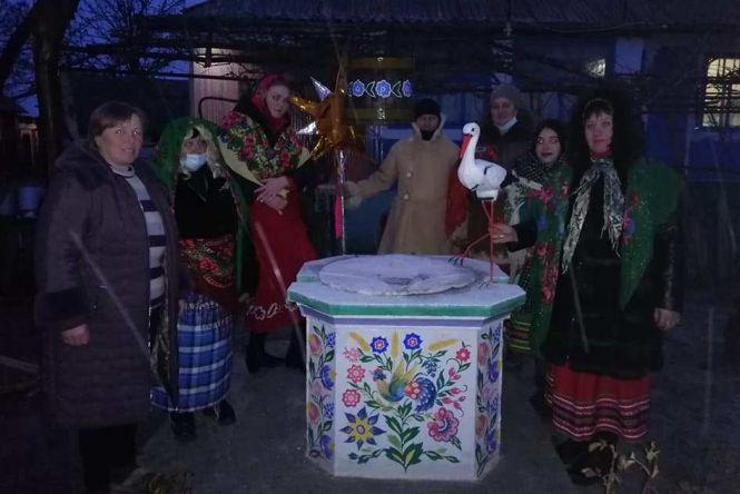 Новини Вінниці - фото з Хочуть мати свою щедрівку і колядку. Як у Безводному Маланку водили і що земляків просили Хочуть мати свою щедрівку і колядку. Як у Безводному Маланку водили і що земляків просили, фото №3 на сайті 20minut.ua