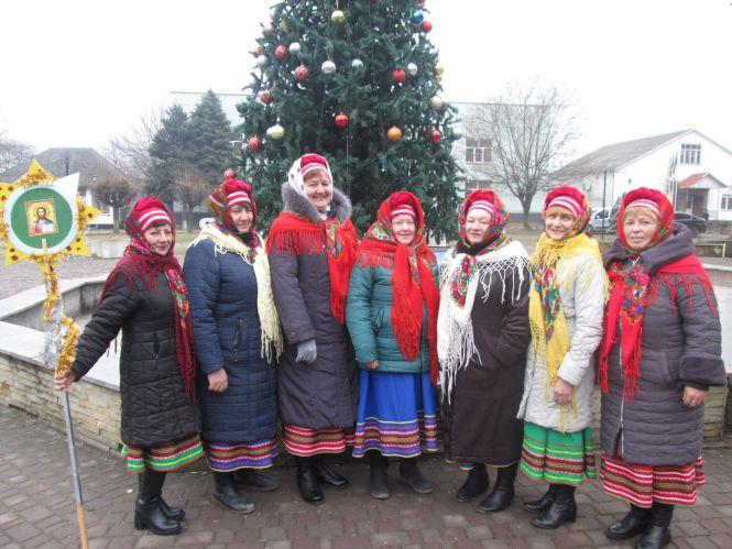 Новини Вінниці - фото з Хочуть мати свою щедрівку і колядку. Як у Безводному Маланку водили і що земляків просили Хочуть мати свою щедрівку і колядку. Як у Безводному Маланку водили і що земляків просили, фото №6 на сайті 20minut.ua
