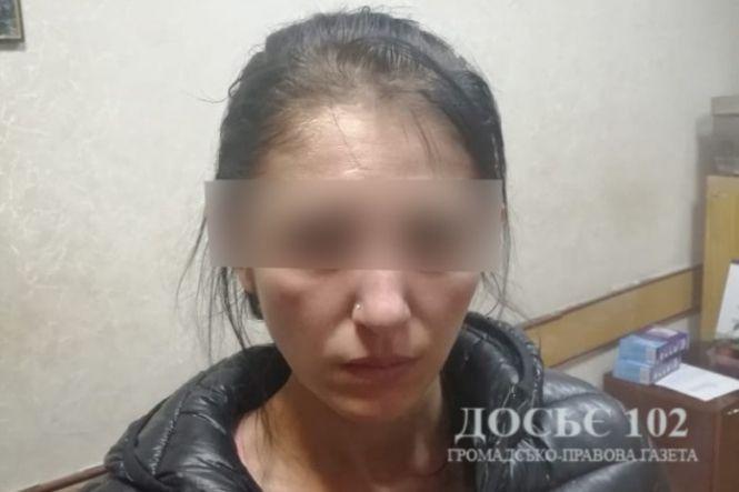 Новини Тернополя - фото з Затримали кишенькарку, яка зі спільниками обкрадала людей в центрі Тернополя (ФОТО, ВІДЕО) Затримали кишенькарку, яка зі спільниками обкрадала людей в центрі Тернополя (ФОТО, ВІДЕО), фото №1 на сайті 20minut.ua