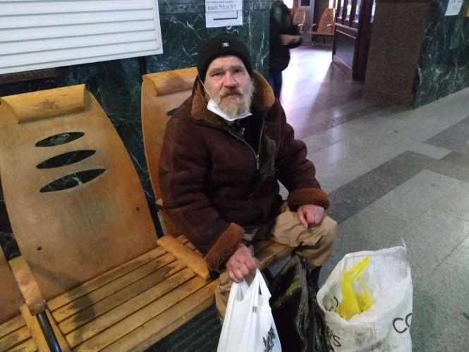 Новини Тернополя - фото з Ночують на вокзалах та в закинутих будівлях. Як у холод виживають безхатьки в Тернополі Ночують на вокзалах та в закинутих будівлях. Як у холод виживають безхатьки в Тернополі, фото №2 на сайті 20minut.ua