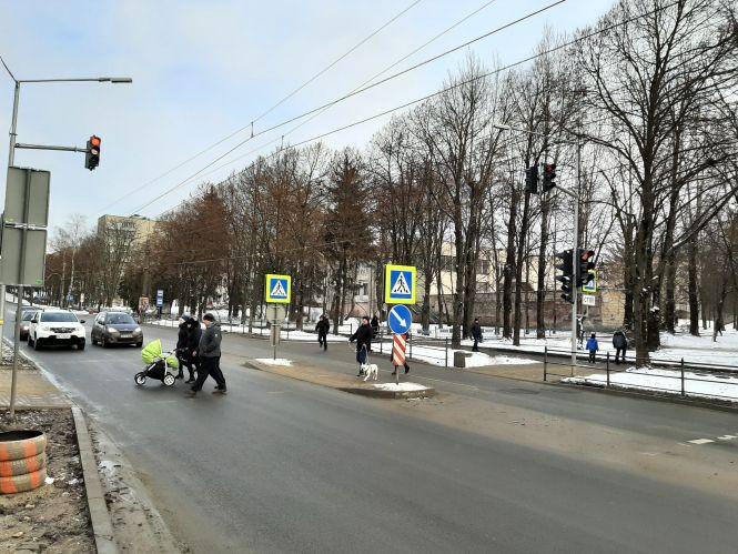 Новини Тернополя - фото з Ми перевірили: чи замінили за рік дорожні знаки, які були в плачевному стані, або стояли “не там" і "не так" Ми перевірили: чи замінили за рік дорожні знаки, які були в плачевному стані, або стояли “не там" і "не так", фото №4 на сайті 20minut.ua