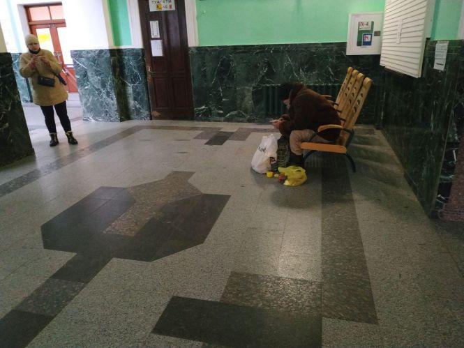 Новини Тернополя - фото з Ночують на вокзалах та в закинутих будівлях. Як у холод виживають безхатьки в Тернополі Ночують на вокзалах та в закинутих будівлях. Як у холод виживають безхатьки в Тернополі, фото №1 на сайті 20minut.ua