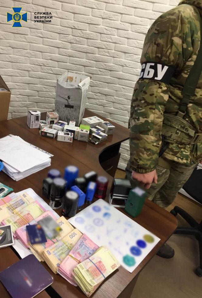 Новини Житомира - фото з На реконструкції об’єкту магістрального нафтопроводу на Житомирщині дві київські фірми привласнили майже 130 мільйонів гривень бюджетних коштів На реконструкції об’єкту магістрального нафтопроводу на Житомирщині дві київські фірми привласнили майже 130 мільйонів гривень бюджетних коштів, фото №2 на сайті 20minut.ua