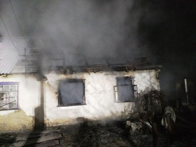 Жертва пожежі: в смт Великі Коровинці на Чуднівщині чоловік загинув у власній хаті, фото №1 на сайті 20minut.ua