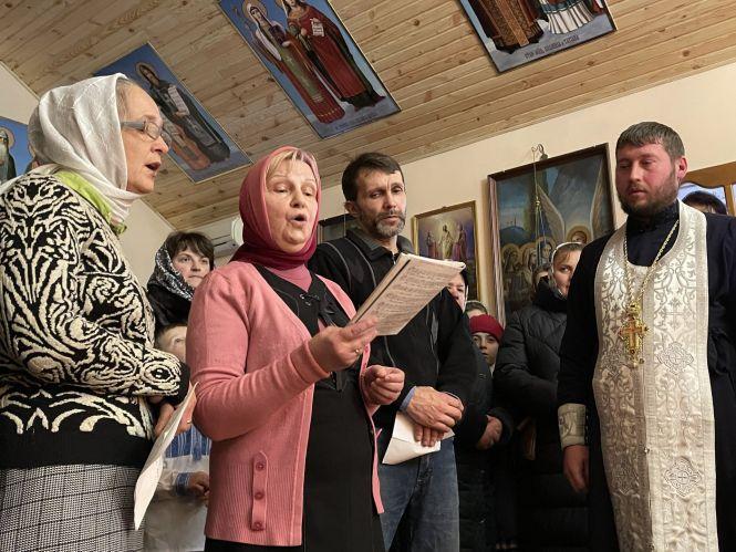 Новини Козятина - фото з Вєчірнє богослужіння та колядки: Козятинщину відвідав Митрополит Вінницький і Барський Варсонофій Вєчірнє богослужіння та колядки: Козятинщину відвідав Митрополит Вінницький і Барський Варсонофій, фото №2 на сайті 20minut.ua