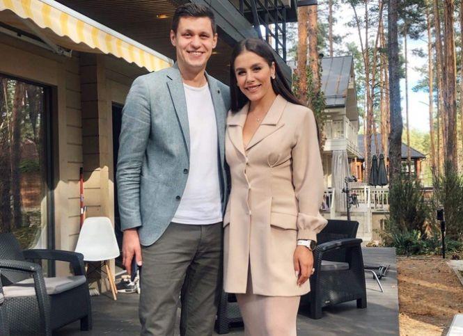 Новини Вінниці - фото з Як вийти заміж за принца? Романтичні історії двох телеведучих з Вінниці Як вийти заміж за принца? Романтичні історії двох телеведучих з Вінниці, фото №3 на сайті 20minut.ua