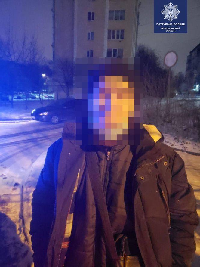 Новини Тернополя - фото з Уночі на Довженка патрульні зупинили 42-річного водія під наркотиками і з "порошком" Уночі на Довженка патрульні зупинили 42-річного водія під наркотиками і з "порошком", фото №1 на сайті 20minut.ua