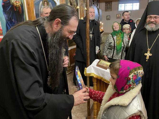 Новини Козятина - фото з Вєчірнє богослужіння та колядки: Козятинщину відвідав Митрополит Вінницький і Барський Варсонофій Вєчірнє богослужіння та колядки: Козятинщину відвідав Митрополит Вінницький і Барський Варсонофій, фото №3 на сайті 20minut.ua