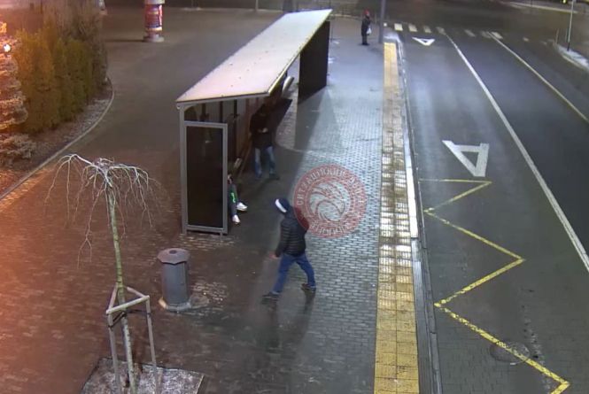 Новини Вінниці - фото з Важливе за вчора. Найцікавіші новини 16 січня, які ви могли пропустити У центрі міста хлопець гамселив урни та зламав знак. Усе потрапило на камери