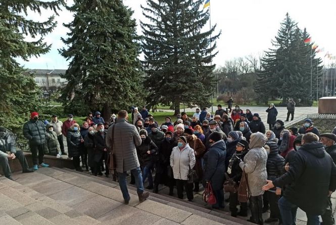 Тарифний страйк. На Хмельниччині мітингують проти здорожчання "комуналки"