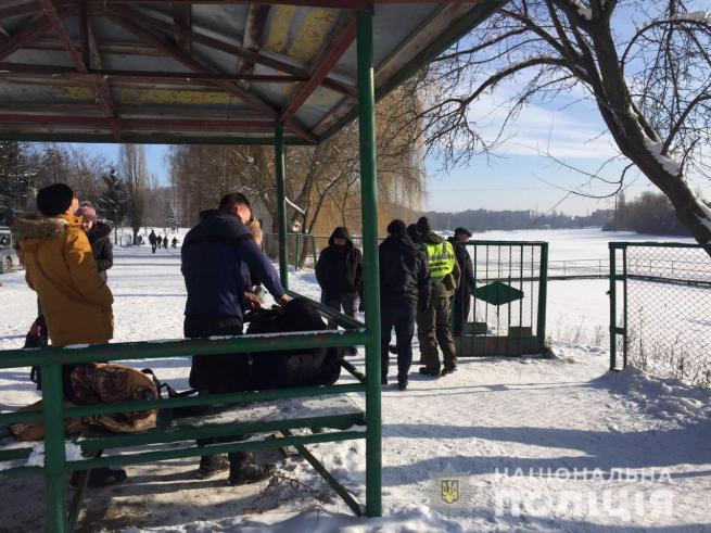 Новини Вінниці - фото з Водохреща під час карантину: вінницькі поліцейські стежать за порушниками Водохреща під час карантину: вінницькі поліцейські стежать за порушниками, фото №2 на сайті 20minut.ua