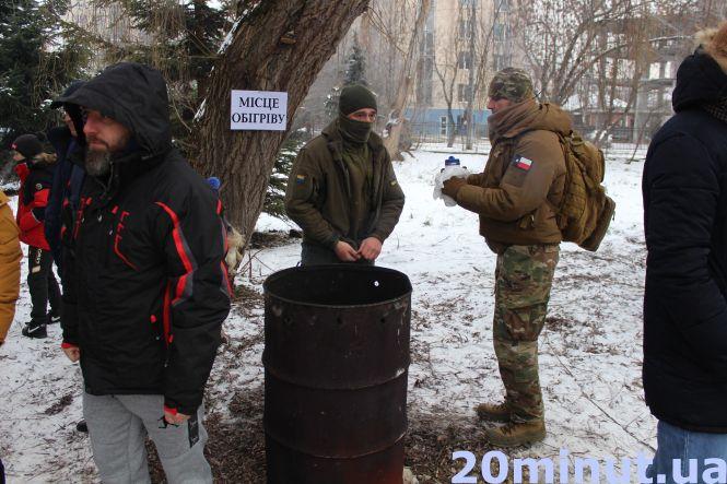 Новини Тернополя - фото з «Щоб було здоров'я, треба пірнати правильно»: як тернополяни занурюються на Водохреще (ФОТОРЕПОРТАЖ) «Щоб було здоров'я, треба пірнати правильно»: як тернополяни занурюються на Водохреще (ФОТОРЕПОРТАЖ), фото №1 на сайті 20minut.ua