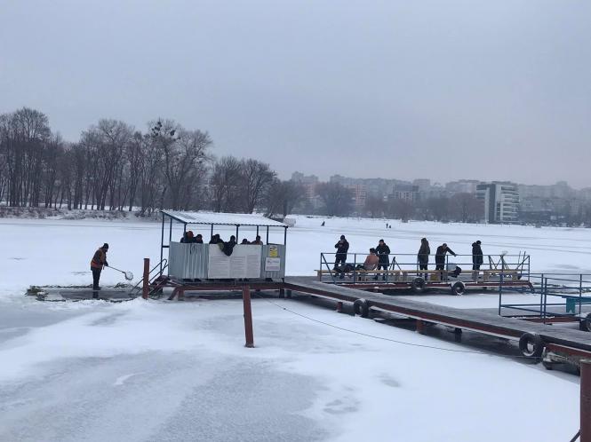 Новини Хмельницького - фото з “Відчуття не зрівняються ні з горілкою, ні з жінкою”. Як хмельничани пірнали в ополонку при -16 (ВІДЕО) Нет описания.