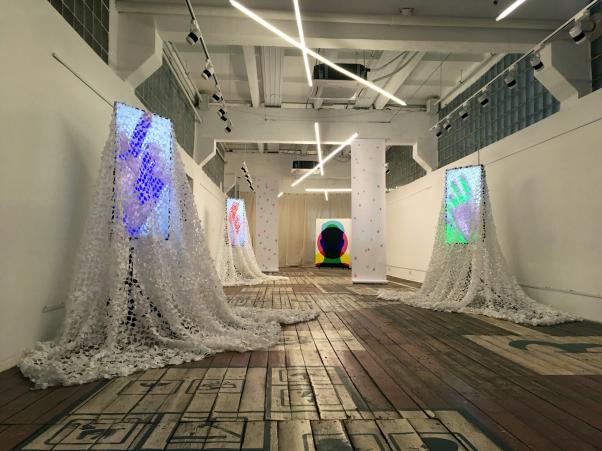 Новини Тернополя - фото з ”Протираючи штани” персональна виставка, Київ, фото Віталій Шупляк