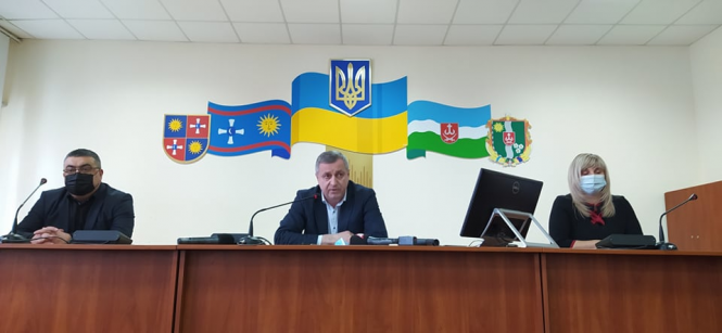 «Лікарня наша власність»‎: під райрадою мітингують лікарі та обіцяють перекрити дорогу, фото №5 на сайті 20minut.ua